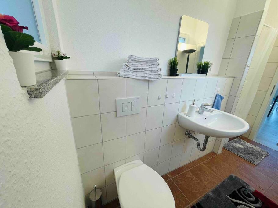 Schoenes Bungalow, Check-In Kontaktlos, Zentral Duisburg Bagian luar foto