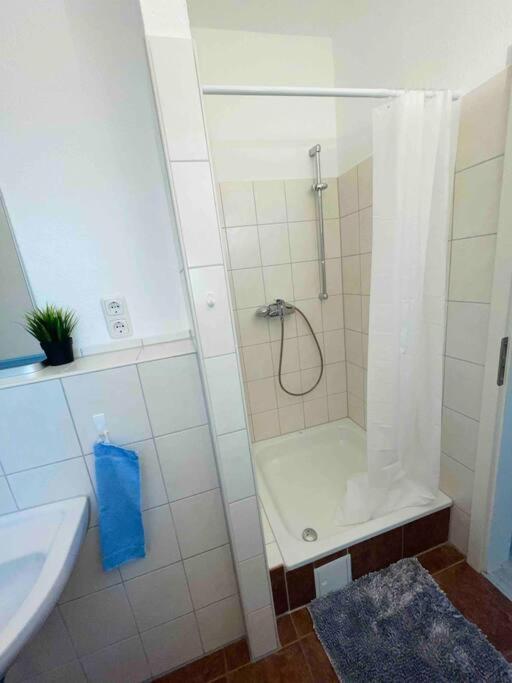 Schoenes Bungalow, Check-In Kontaktlos, Zentral Duisburg Bagian luar foto